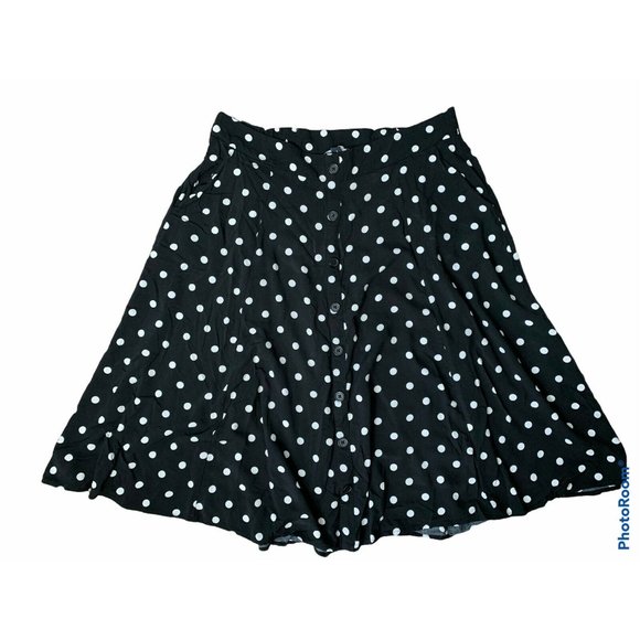 torrid Dresses & Skirts - Torrid 1X 14/16 Black & White Polka Dot Skirt